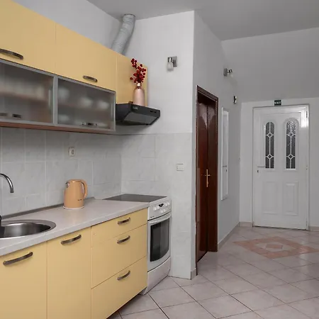 Meri Apartment Grebastica