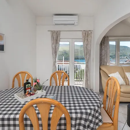 Meri Apartment Grebastica
