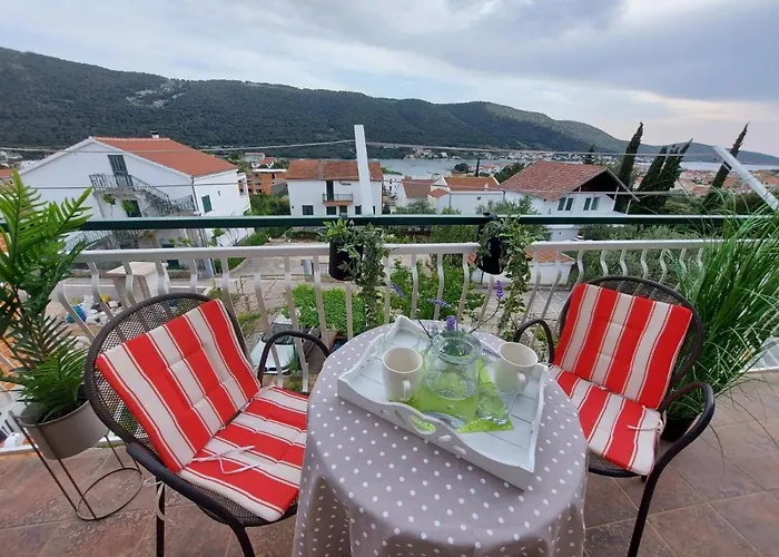 Meri Apartman Grebastica