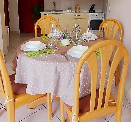 Meri Apartman Grebastica